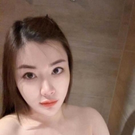 白云舌吻女神玲玲