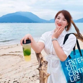 丰满西湖少妇沐晴