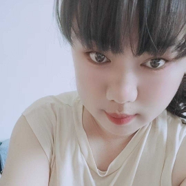 大胸丰韵身材小姐姐
